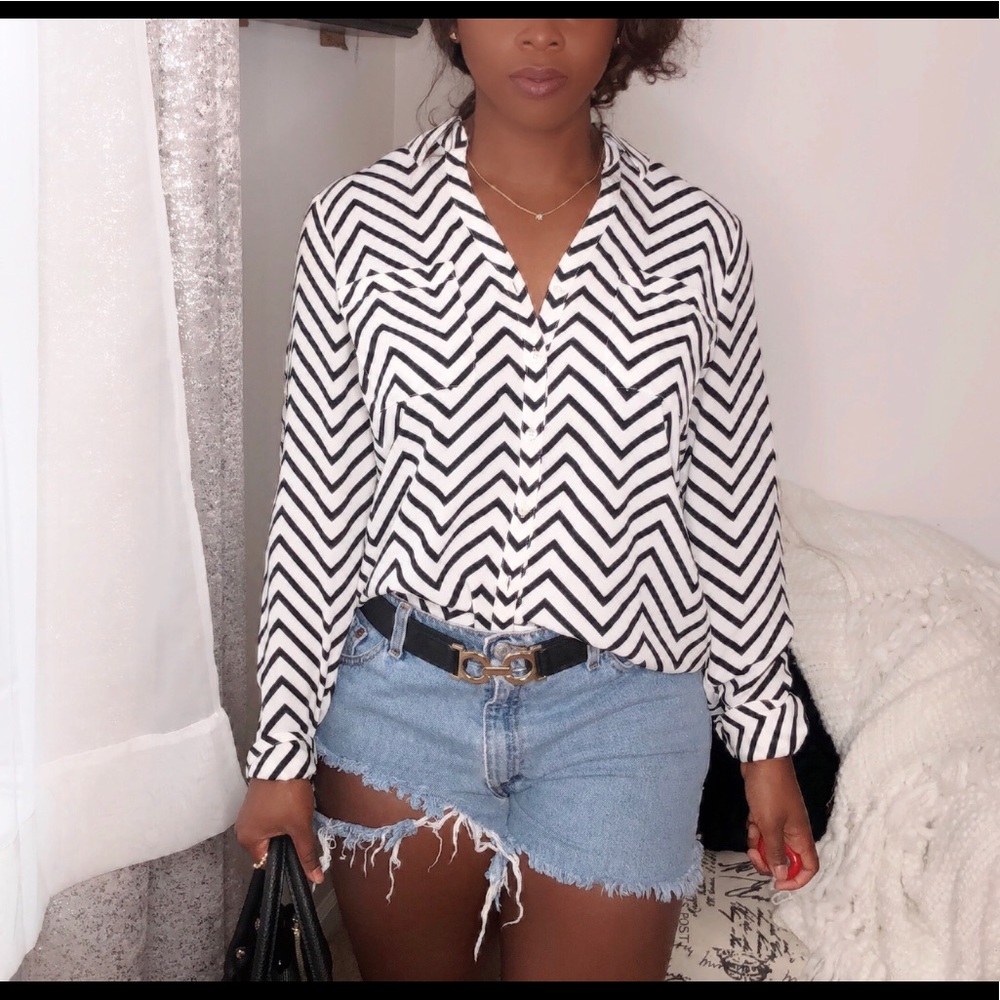 Express Chevron Button Down Blouse Size (M)